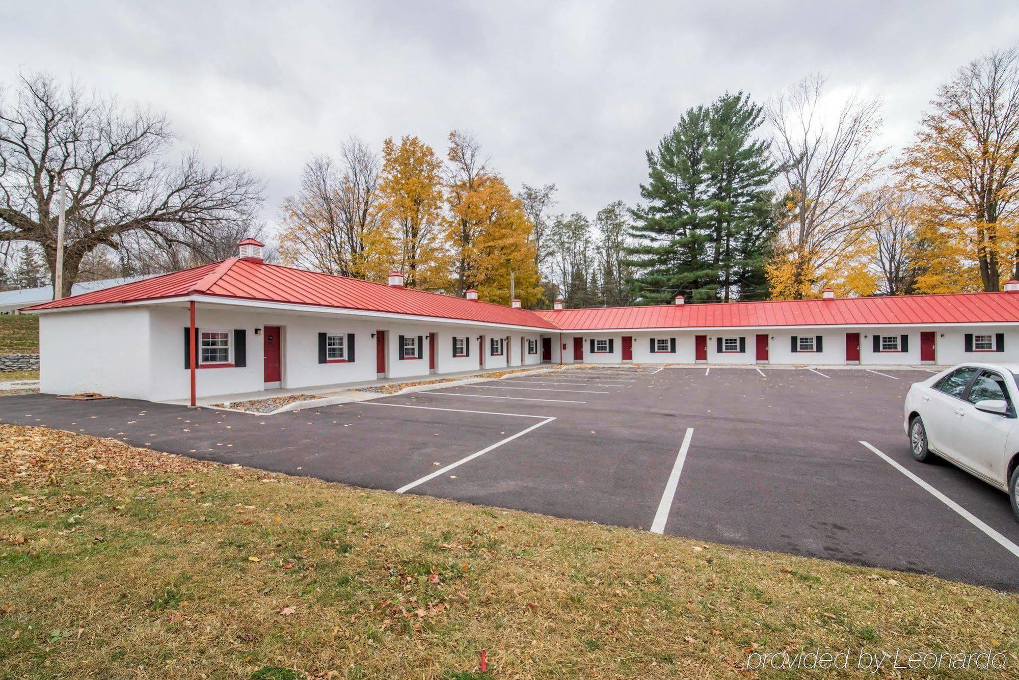 Econo Lodge Saint Albans Eksteriør billede