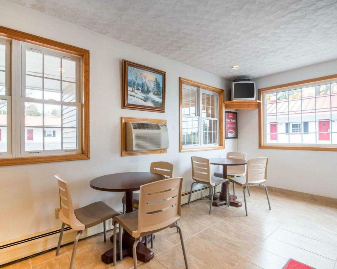 Econo Lodge Saint Albans Eksteriør billede